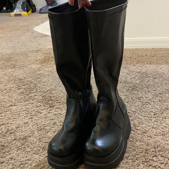 High Platform Boots - Picture 1 of 8